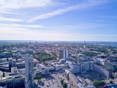 Tallinn, Estonya - 25 Mayıs 2018: Hava cityscape modern iş uzun boylu gökdelen binalar ile finansal bölgesinin