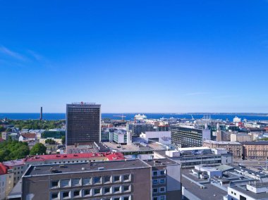 Tallinn, Estonya - 25 Mayıs 2018: Hava cityscape modern iş uzun boylu gökdelen binalar ile finansal bölgesinin