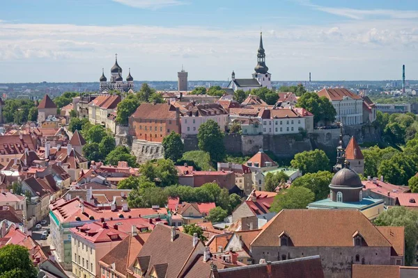 Cityscape Tallinn Estonya üzerinde havadan görünümü