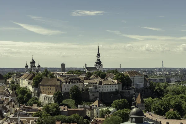 Cityscape Tallinn Estonya üzerinde havadan görünümü