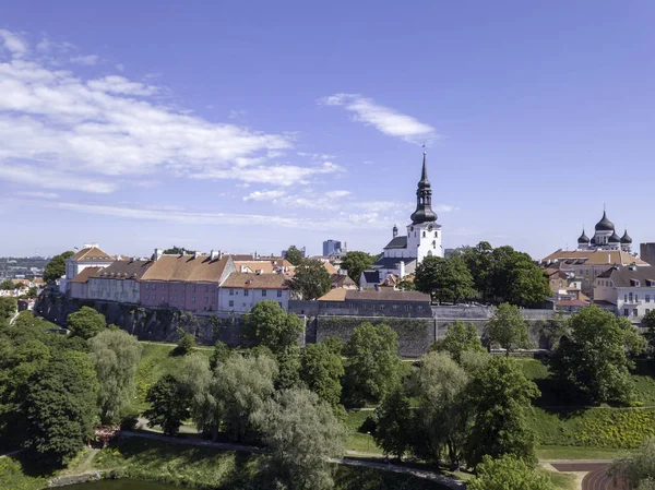 Cityscape Tallinn Estonya üzerinde havadan görünümü