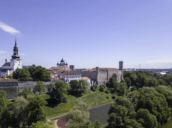 Cityscape Tallinn Estonya üzerinde havadan görünümü