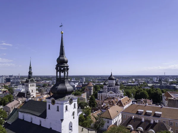 Cityscape Tallinn Estonya üzerinde havadan görünümü