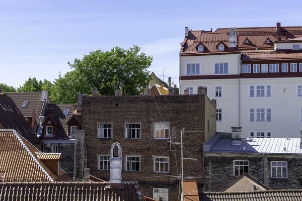 Tallinn tarihi eski şehir Cityscape üzerinde göster 