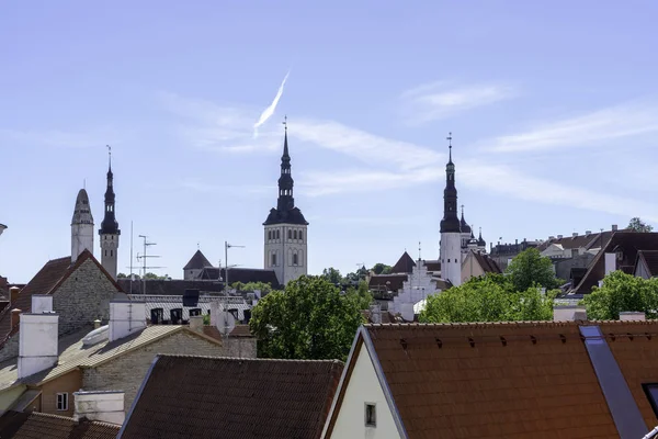 Tallinn tarihi eski şehir Cityscape üzerinde göster 