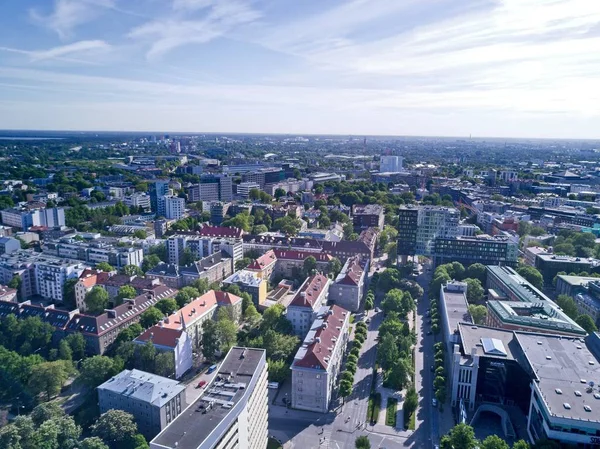 Tallinn, Estonya - 25 Mayıs 2018: Hava cityscape modern iş uzun boylu gökdelen binalar ile finansal bölgesinin