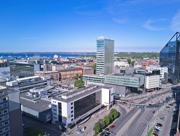 Tallinn, Estonya - 25 Mayıs 2018: Hava cityscape modern iş uzun boylu gökdelen binalar ile finansal bölgesinin