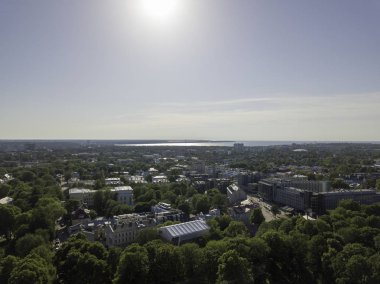 Tallinn tarihi eski şehir Cityscape üzerinde göster 