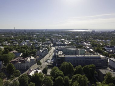 Tallinn tarihi eski şehir Cityscape üzerinde göster 