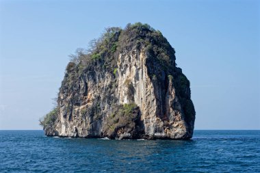 Tayland deniz ve kayalar ile güzel manzara