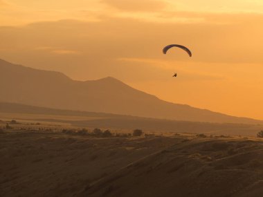 Yamaç paraşütü dağ voloshin koktebel Kırım,