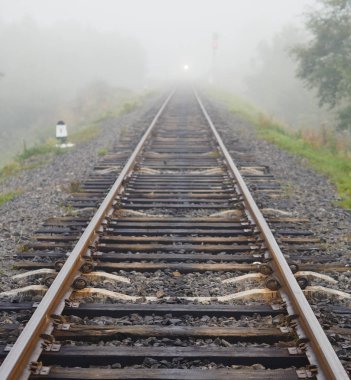 Sis ve buğu demiryolu de