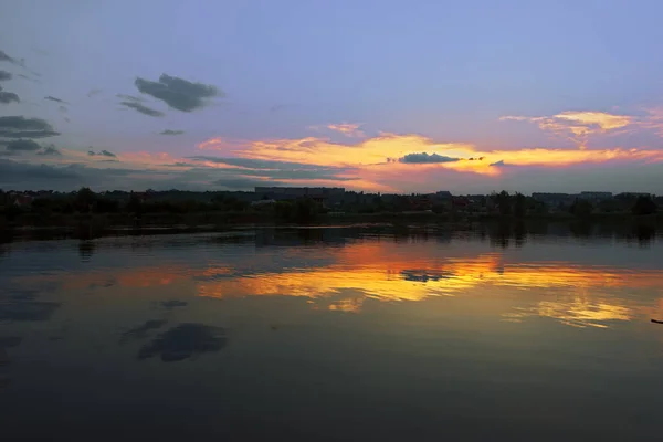 Καλοκαίρι Ποτάμι Μετά Ηλιοβασίλεμα — Φωτογραφία Αρχείου