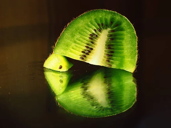 Kiwi Fruit Cut Macro Piece Mirror — Stock Photo, Image