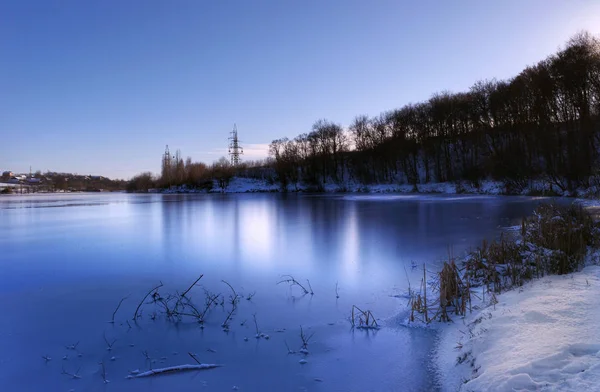 호수에 냉동된 — 스톡 사진