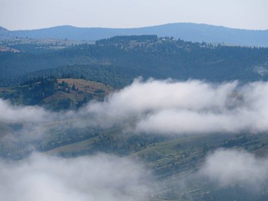 Üstten Carpatian dağlar görünüm