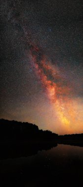 Samanyolu göl ve orman