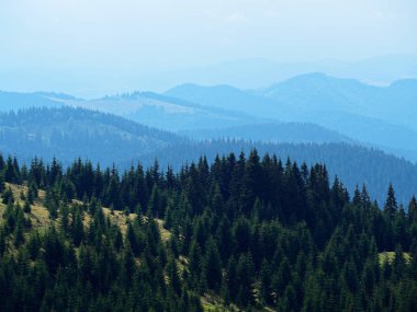 Üstten Carpatian dağlar görünüm