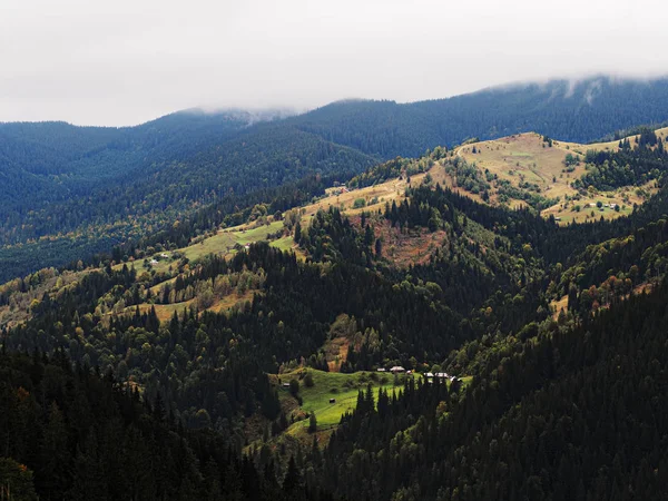 Blick Von Oben Auf Die Karpatischen Berge — Stockfoto