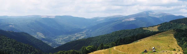 Karpaty Βουνά Ουκρανία Πλοίων Και Σπίτια — Φωτογραφία Αρχείου