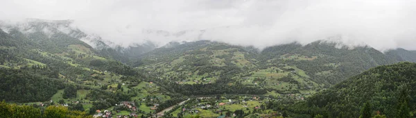 Туман Туман Селі Карпатах — стокове фото