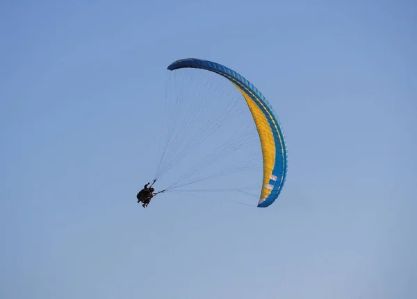 Parapendio Uomo Con Paraplan Koktebel Crimea — Foto Stock