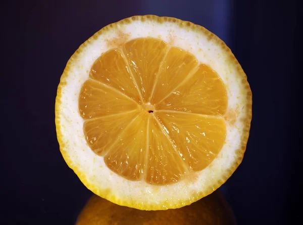 Lemon Slice Macro Mirror — Stock Photo, Image
