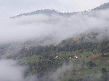 Sis carpatian dağlarda Köyü'nde 