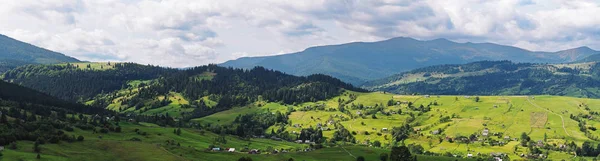 Panorama Villiage Dans Les Montagnes Karpatiennes — Photo