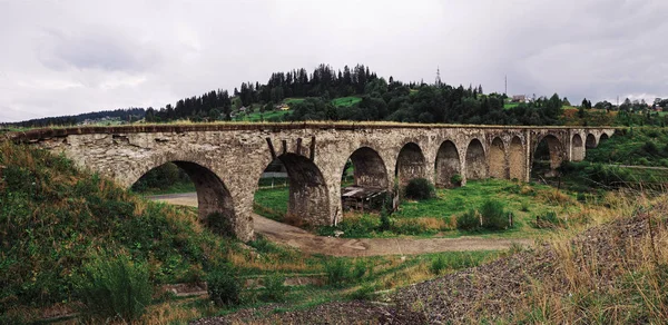 Panorama Starých Rakouských Mostu Přes Řeku Karpatských Horách Pohled Počátku — Stock fotografie