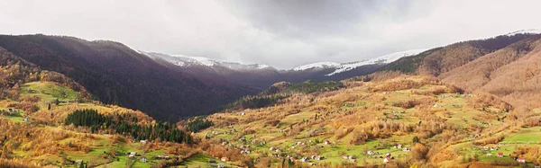 Village Carpatien Montagne Beau Temps — Photo