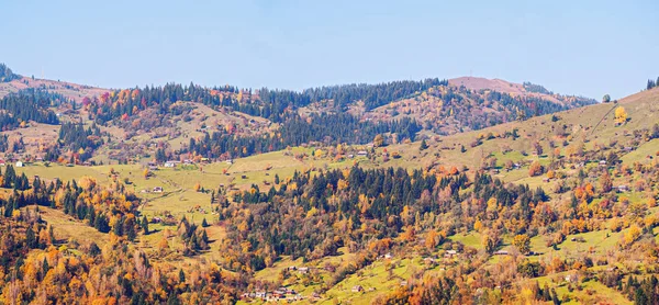 Karpatisches Dorf Den Bergen Sonnigen Tag — Stockfoto