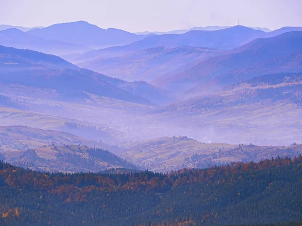 Karpatisches Dorf Den Bergen Sonnigen Tag — Stockfoto