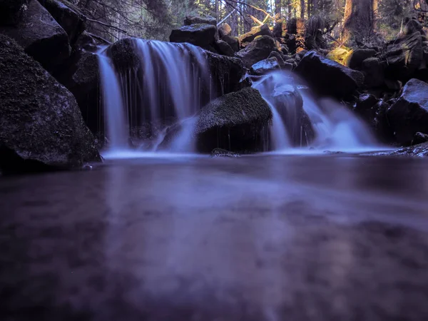 Водопад Карпатском Лесу — стоковое фото