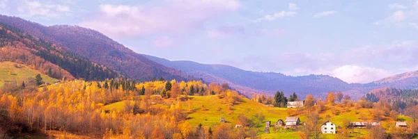 晴れた日に山で Carpatian — ストック写真