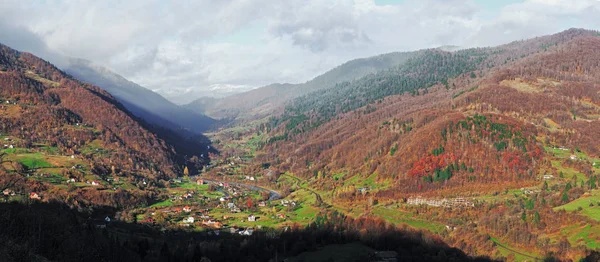 Village Carpatien Montagne Beau Temps — Photo