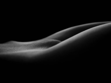 Çıplak kadın siluet karın, kedi ve bacaklar siyah izole