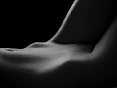 Çıplak kadın siluet karın, kedi ve bacaklar siyah izole