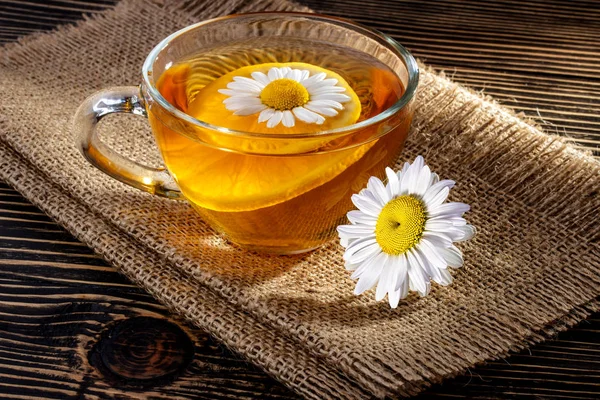 Травяной Чай Ромашкой Лимоном — стоковое фото