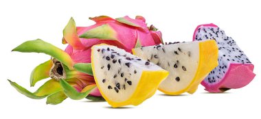 Beyaz arkaplanda Ejder Meyvesi izole