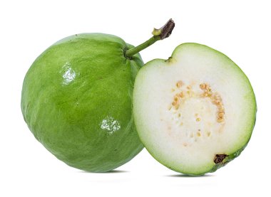 Guava beyaz arkaplanda izole edildi