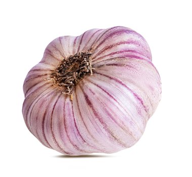 Beyaz arkaplanda sarımsak izole edilmiş.