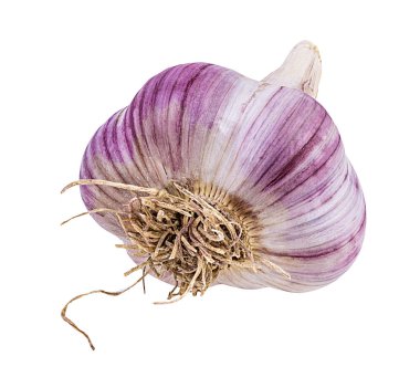 Beyaz arkaplanda sarımsak izole edilmiş.