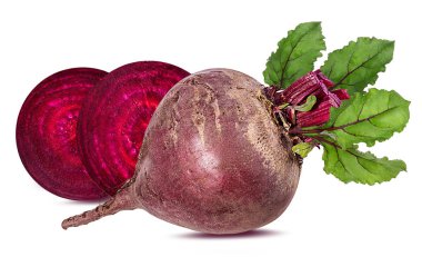 Beyazın üzerinde yaprakları olan pancar.