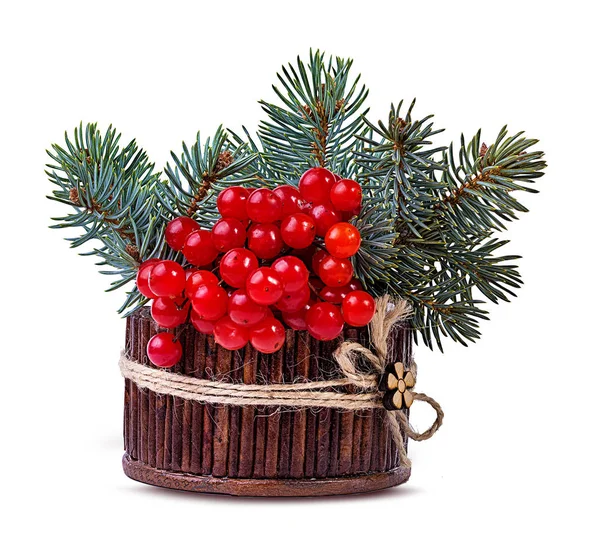Διακόσμηση Χριστουγεννιάτικου Δέντρου Και Μάτσα Κόκκινη Βιβούρνο Απομονωθεί Λευκό — Φωτογραφία Αρχείου
