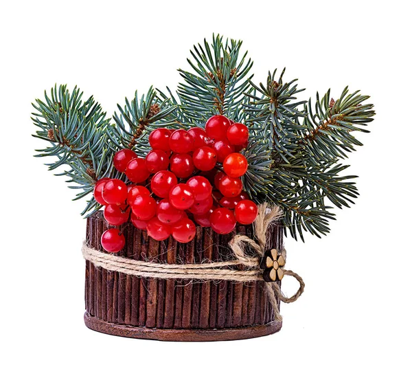 Διακόσμηση Χριστουγεννιάτικου Δέντρου Και Μάτσα Κόκκινη Βιβούρνο Απομονωθεί Λευκό — Φωτογραφία Αρχείου