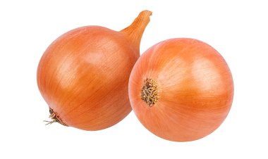 Beyaz arkaplanda izole soğanlar