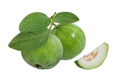 Guava beyaz arkaplanda izole edildi