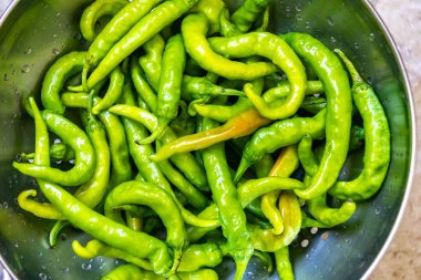 Shishito biber kapsicum Annuum japonsea, veya Japon tatlı biberi, baharatlı ve çok lezzetli değil.