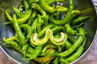 Shishito biber kapsicum Annuum japonsea, veya Japon tatlı biberi, baharatlı ve çok lezzetli değil.